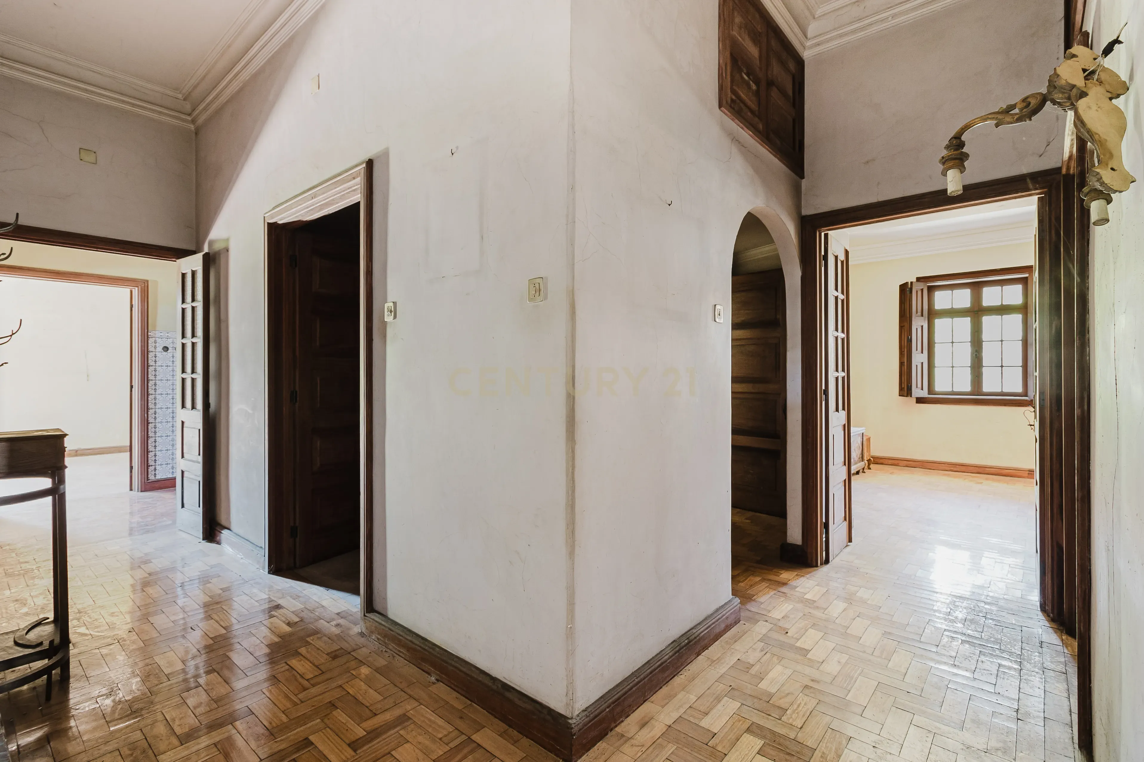 "Moradia Senhorial de 1937 em Caldelas, Taipas - Charme e História no Coração de Guimarães" - Image 15
