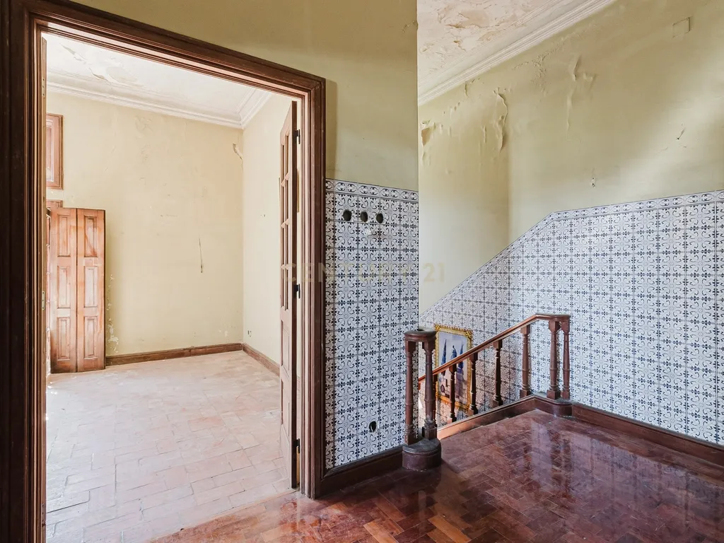 "Moradia Senhorial de 1937 em Caldelas, Taipas - Charme e História no Coração de Guimarães" - Image 16