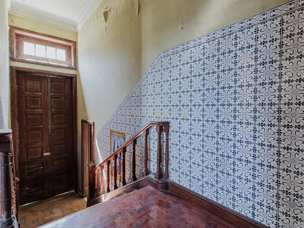 "Moradia Senhorial de 1937 em Caldelas, Taipas - Charme e História no Coração de Guimarães" - Image 17