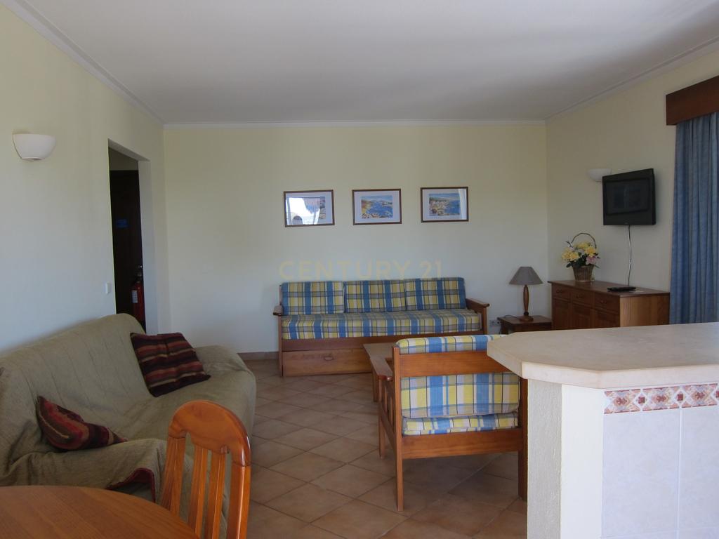 Apartamento T1  em Condomínio fechado com piscina, Vitor`S Plaza Alvor - Image 7