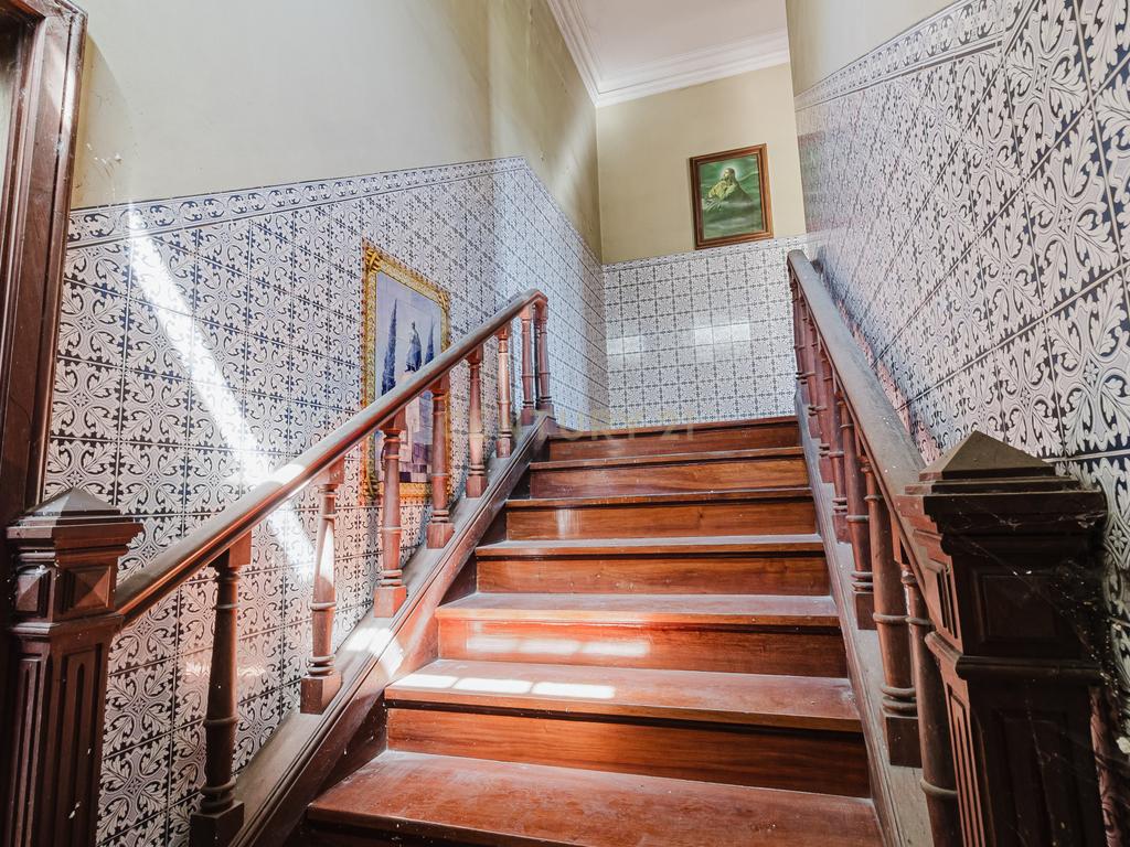 "Moradia Senhorial de 1937 em Caldelas, Taipas - Charme e História no Coração de Guimarães" - Image 25