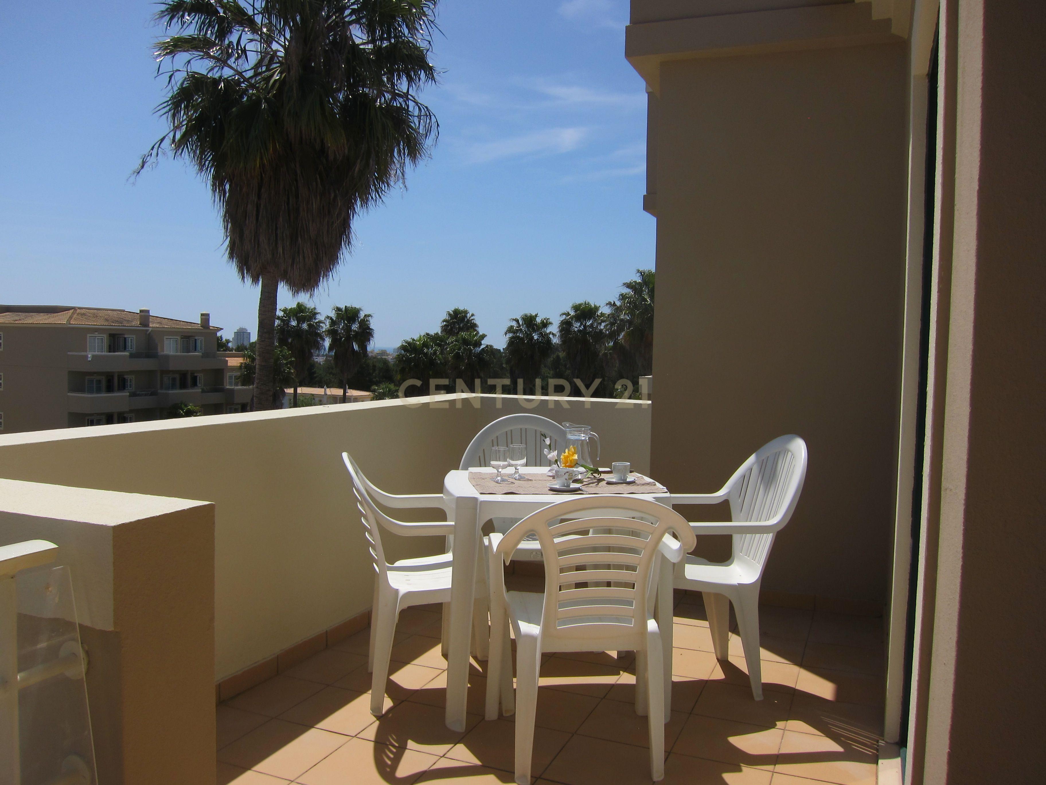 Apartamento T1  em Condomínio fechado com piscina, Vitor`S Plaza Alvor - Image 2