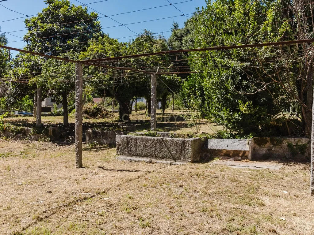 "Moradia Senhorial de 1937 em Caldelas, Taipas - Charme e História no Coração de Guimarães" - Image 24