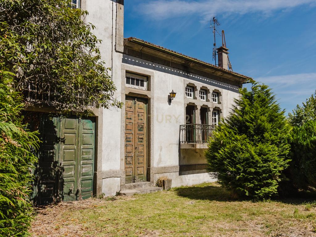 Terreno com Projeto aprovado para 37 apartamentos + Moradia Histórica de 1937 em Caldas das Taipas - Image 4