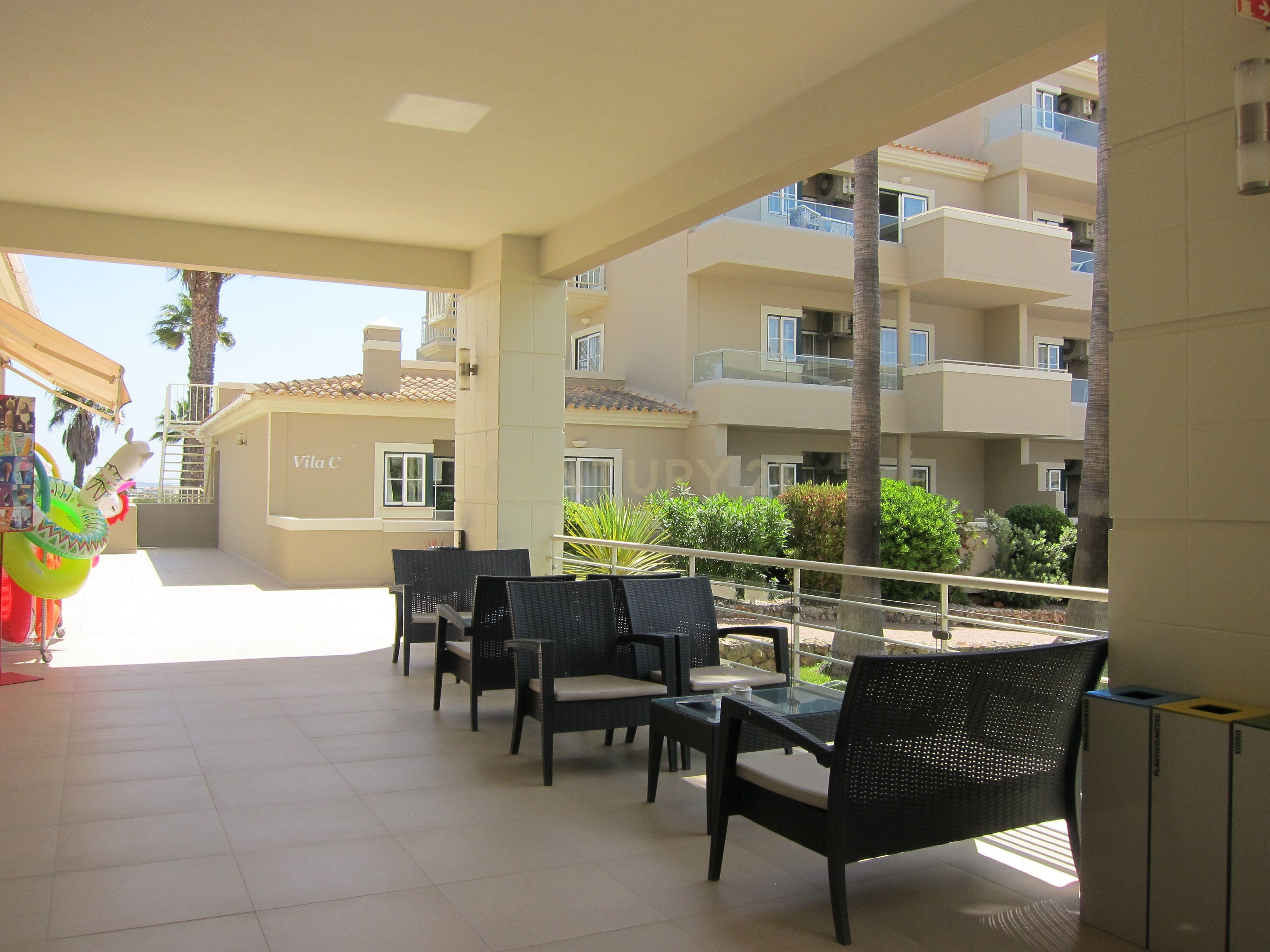 Apartamento T1  em Condomínio fechado com piscina, Vitor`S Plaza Alvor - Image 16