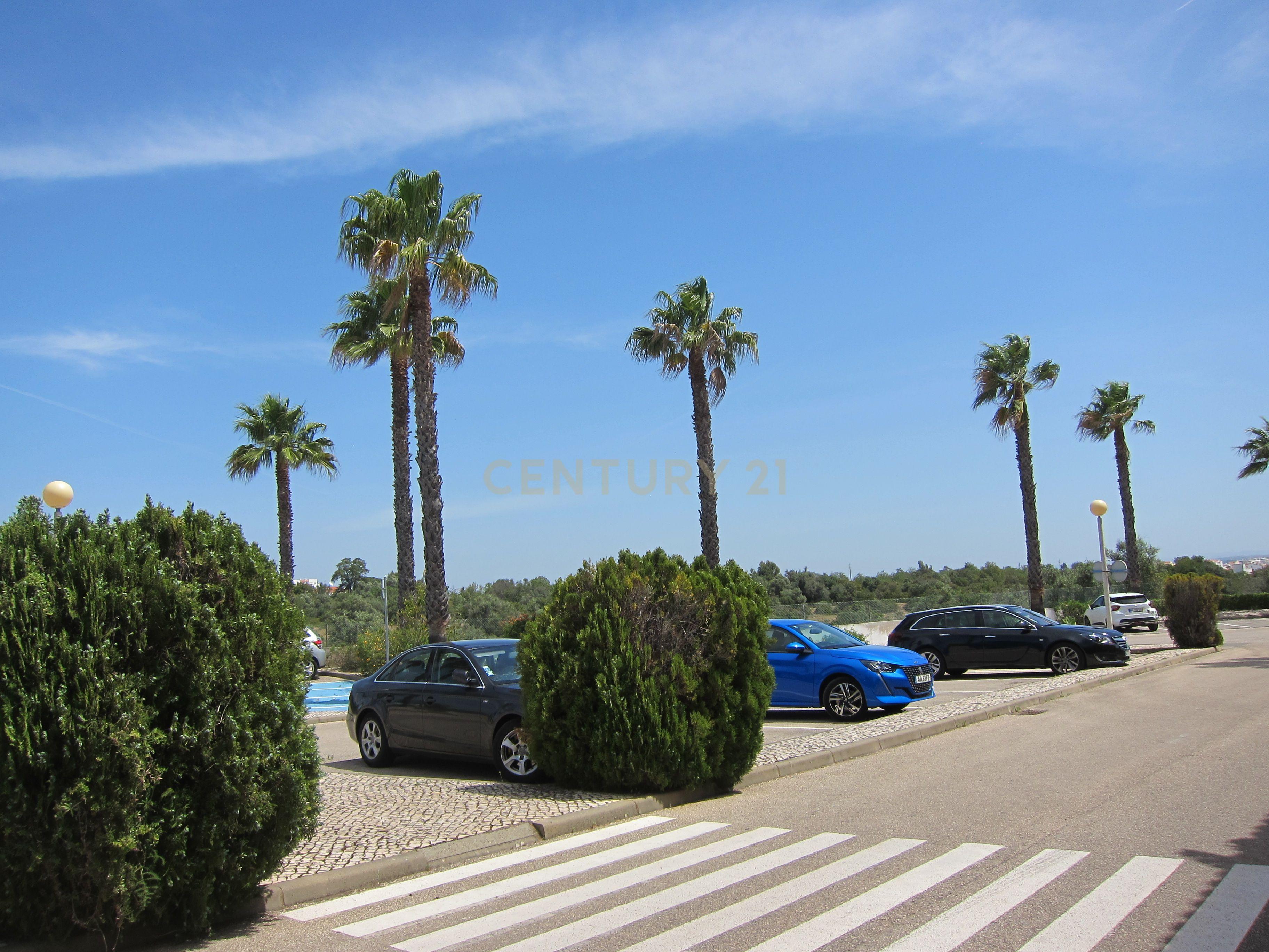 Apartamento T1  em Condomínio fechado com piscina, Vitor`S Plaza Alvor - Image 20