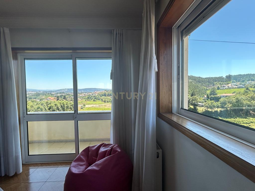 **ESPECTACULAR MORADIA T4+1 EM PAREDES, COM RECHEIO INCLUIDO** - Image 30