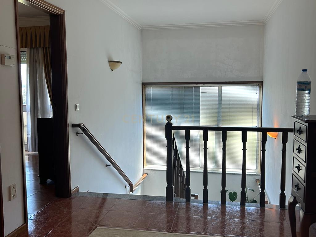**ESPECTACULAR MORADIA T4+1 EM PAREDES, COM RECHEIO INCLUIDO** - Image 21
