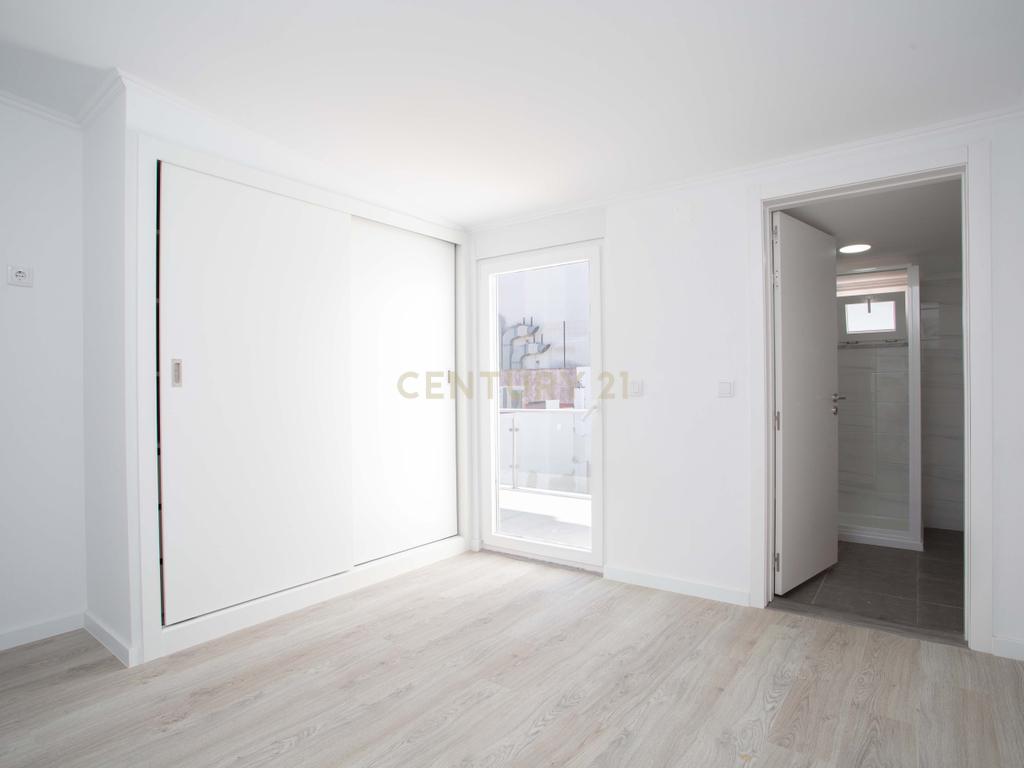 Moradia Remodelada no Barreiro - Image 26