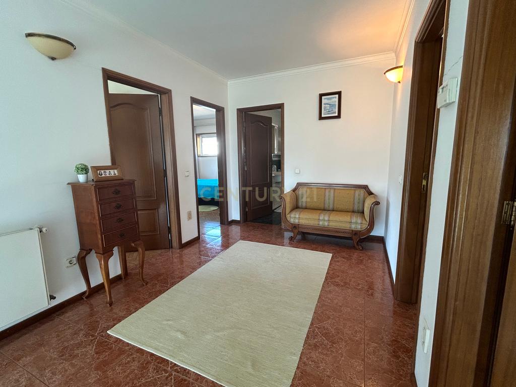 **ESPECTACULAR MORADIA T4+1 EM PAREDES, COM RECHEIO INCLUIDO** - Image 22