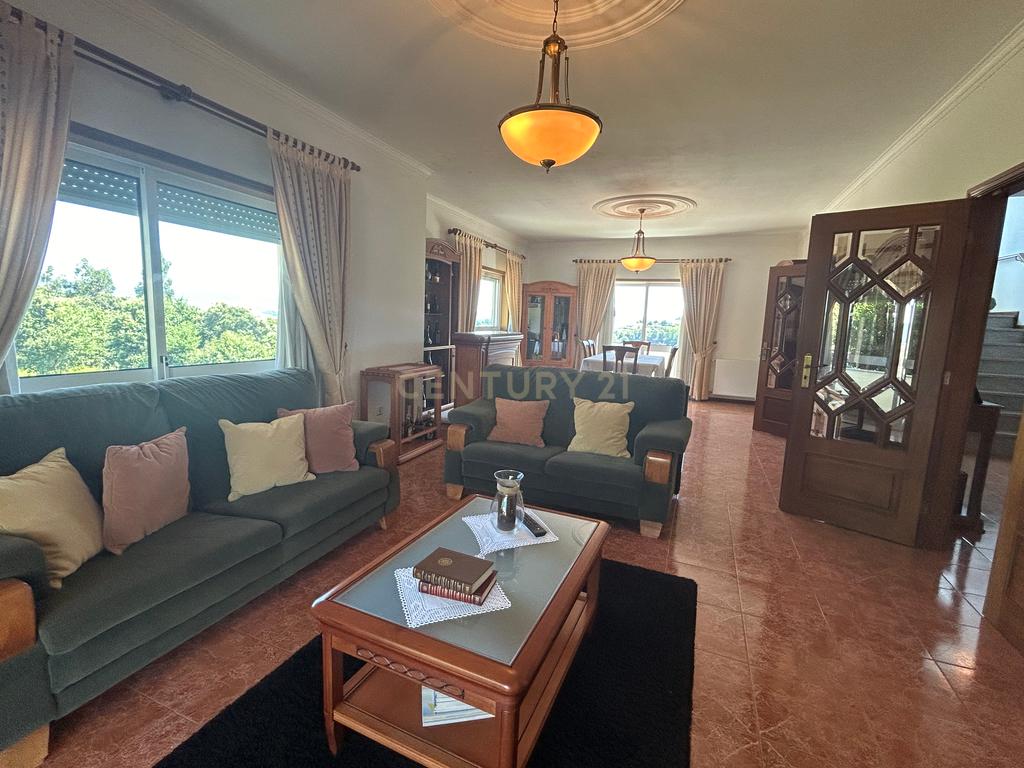 **ESPECTACULAR MORADIA T4+1 EM PAREDES, COM RECHEIO INCLUIDO** - Image 5
