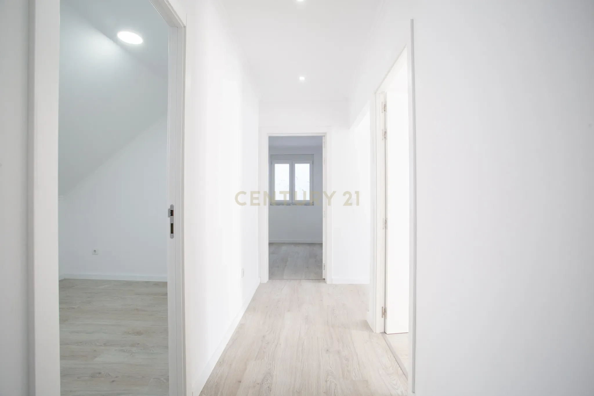 Moradia Remodelada no Barreiro - Image 25