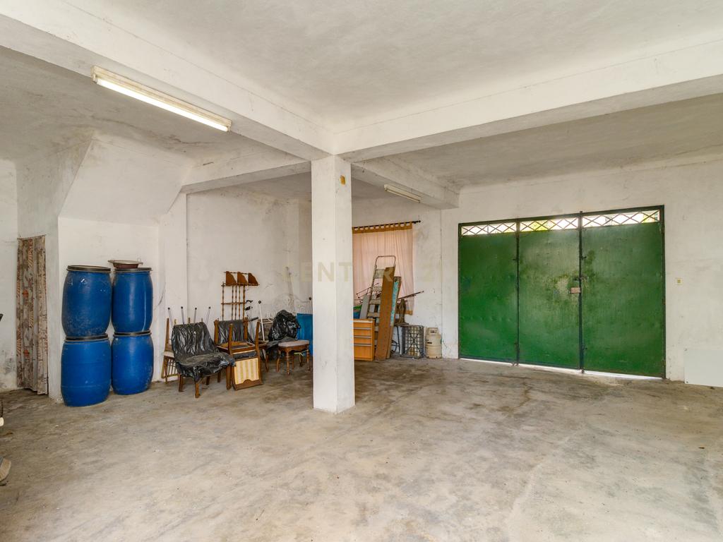 Moradia em Tolosa com 635m² e terreno com 1250m², para modernização total - Image 61