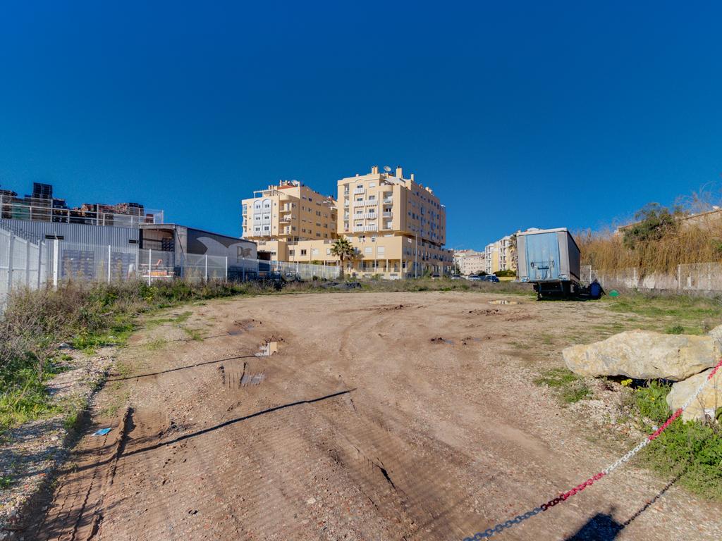 Terreno Estratégico em Mem Martins - 2 frentes - Image 6