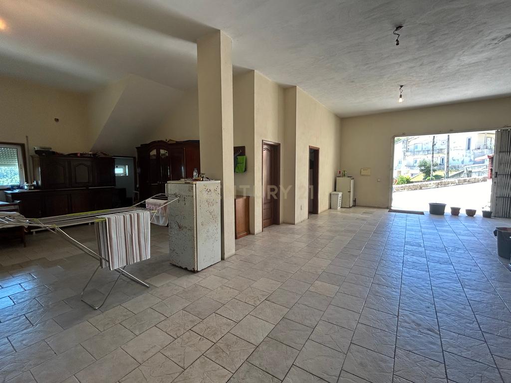 **ESPECTACULAR MORADIA T4+1 EM PAREDES, COM RECHEIO INCLUIDO** - Image 49