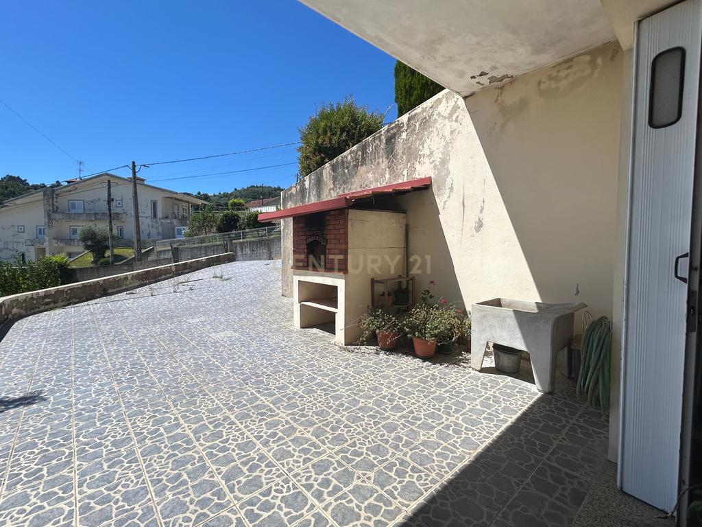 **ESPECTACULAR MORADIA T4+1 EM PAREDES, COM RECHEIO INCLUIDO** - Image 48