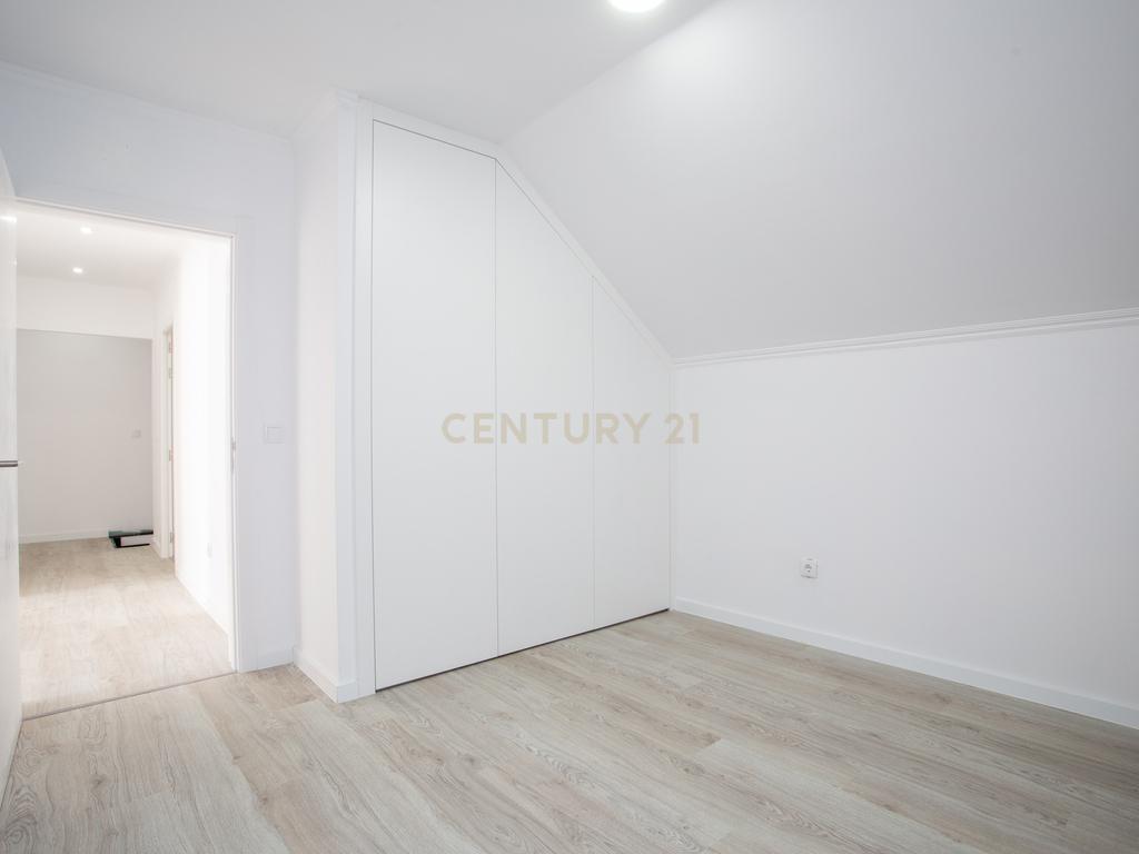 Moradia Remodelada no Barreiro - Image 38