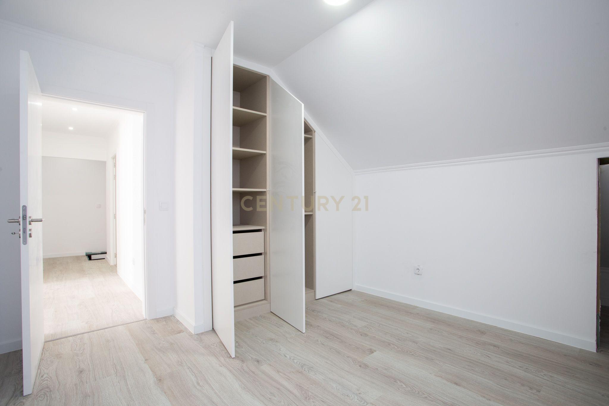 Moradia Remodelada no Barreiro - Image 36