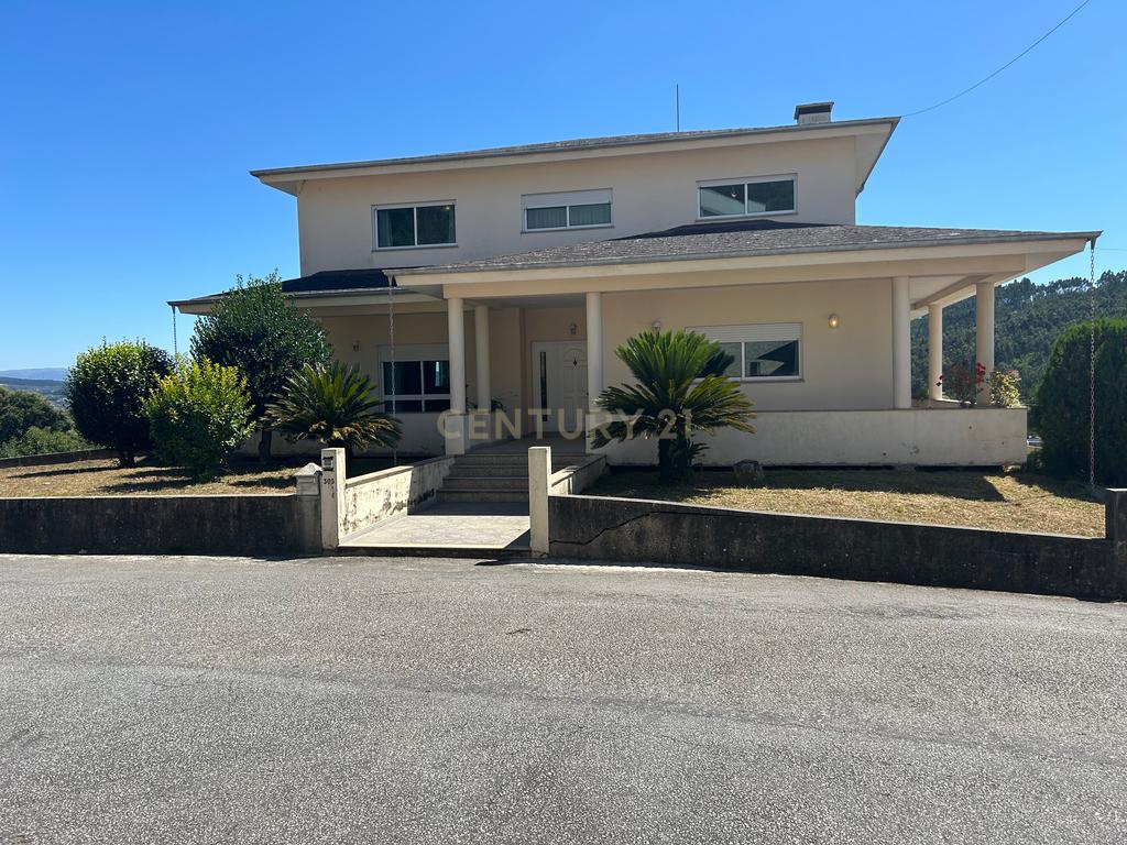 **ESPECTACULAR MORADIA T4+1 EM PAREDES, COM RECHEIO INCLUIDO** - Image 37