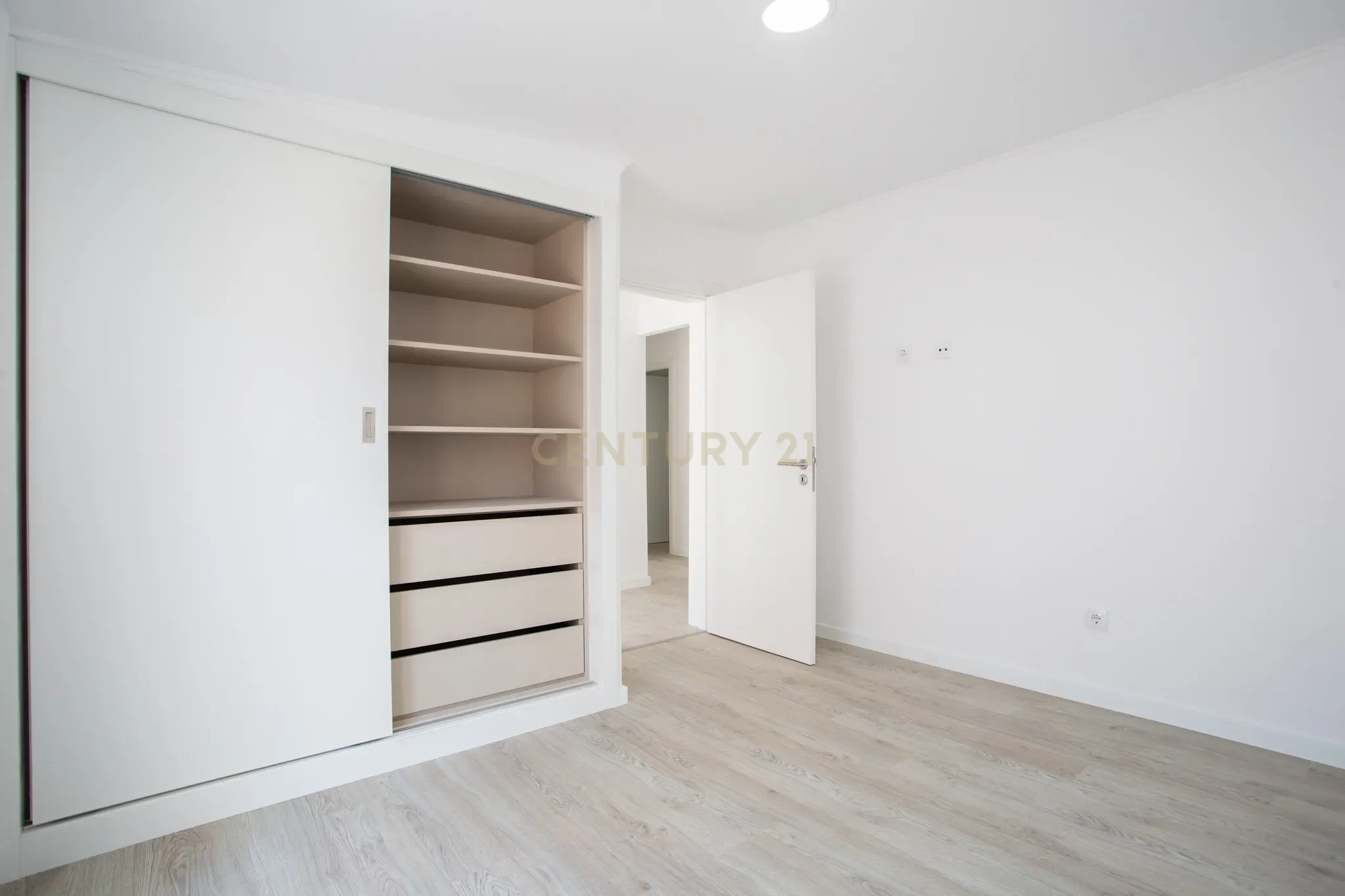 Moradia Remodelada no Barreiro - Image 44