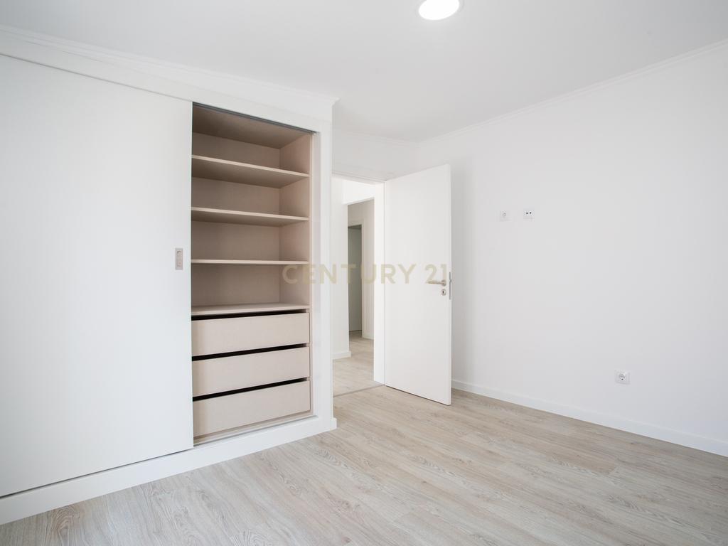 Moradia Remodelada no Barreiro - Image 44