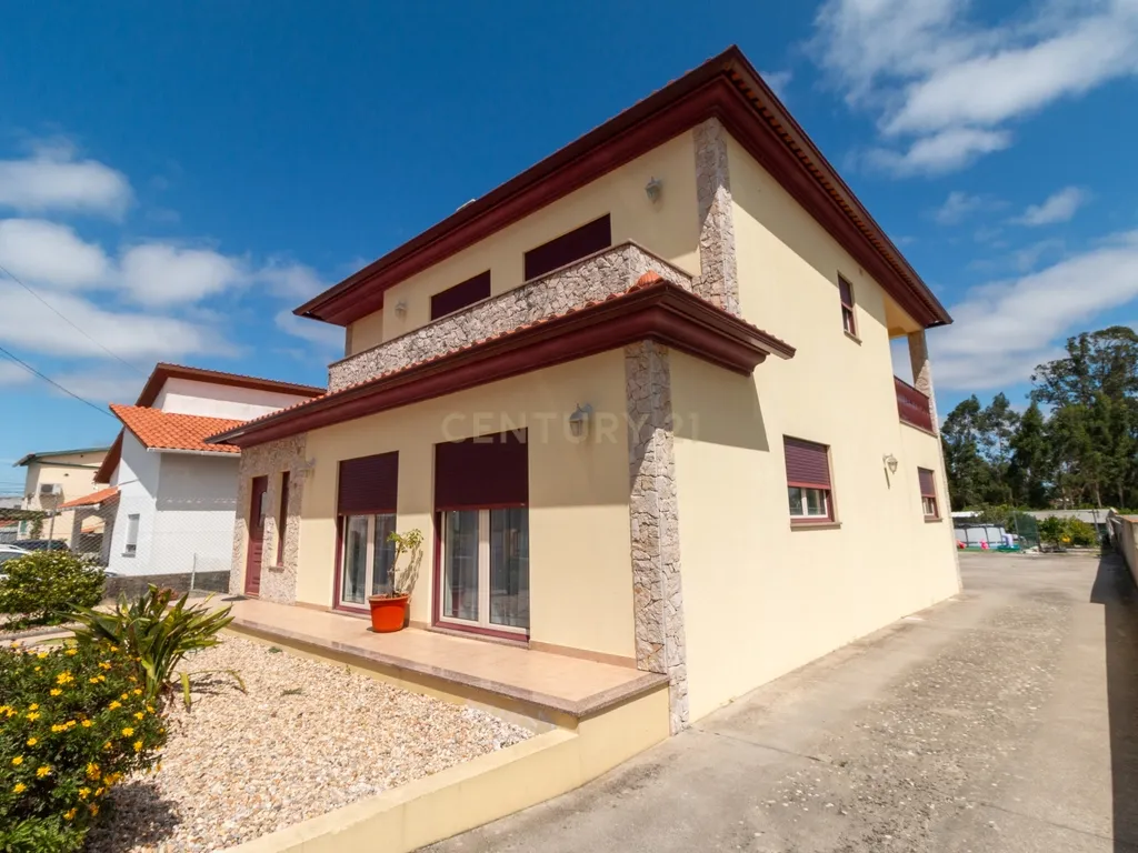 Moradia T4 na Marinha Grande - Image 32