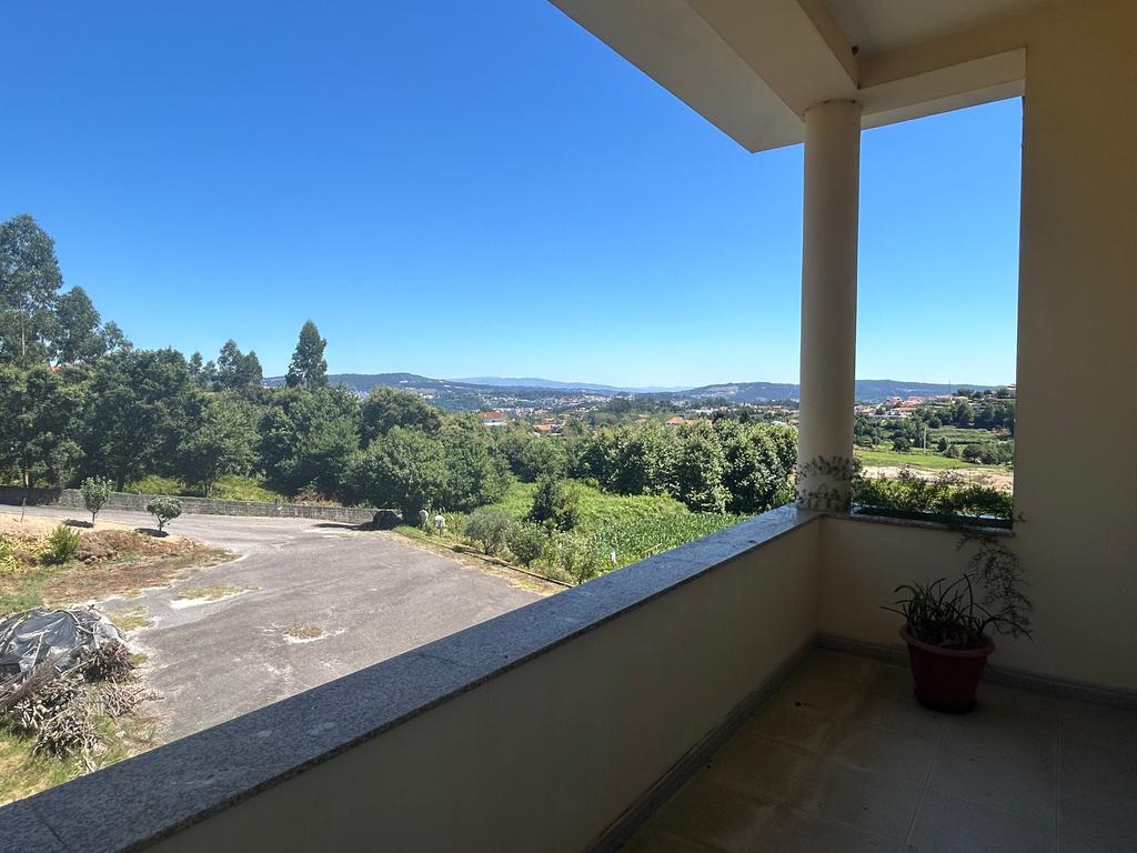 **ESPECTACULAR MORADIA T4+1 EM PAREDES, COM RECHEIO INCLUIDO** - Image 44
