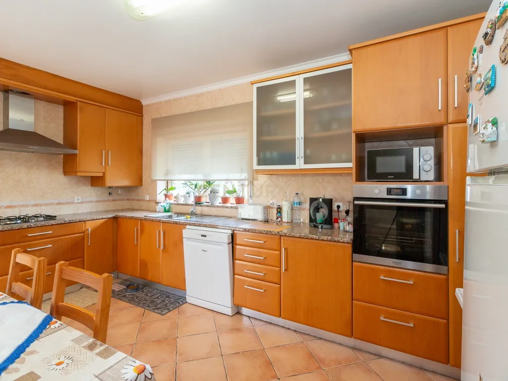 Moradia T4 na Marinha Grande - Image 7