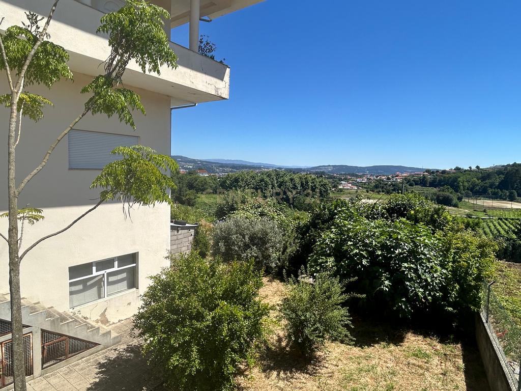 **ESPECTACULAR MORADIA T4+1 EM PAREDES, COM RECHEIO INCLUIDO** - Image 53
