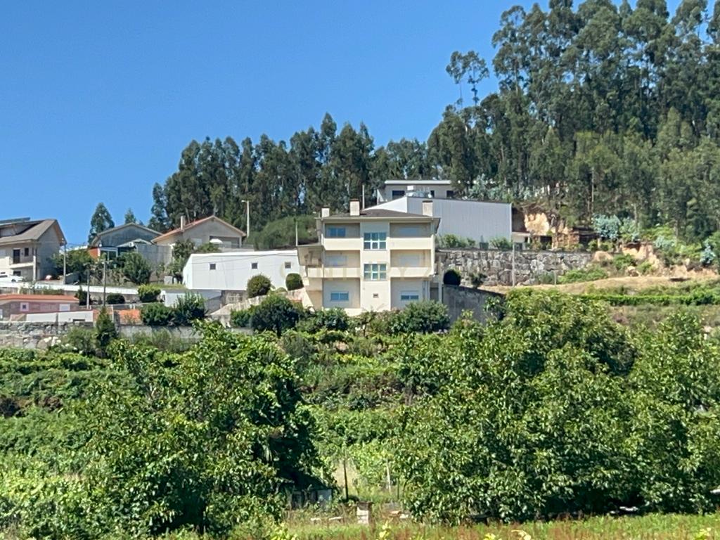 **ESPECTACULAR MORADIA T4+1 EM PAREDES, COM RECHEIO INCLUIDO** - Image 55