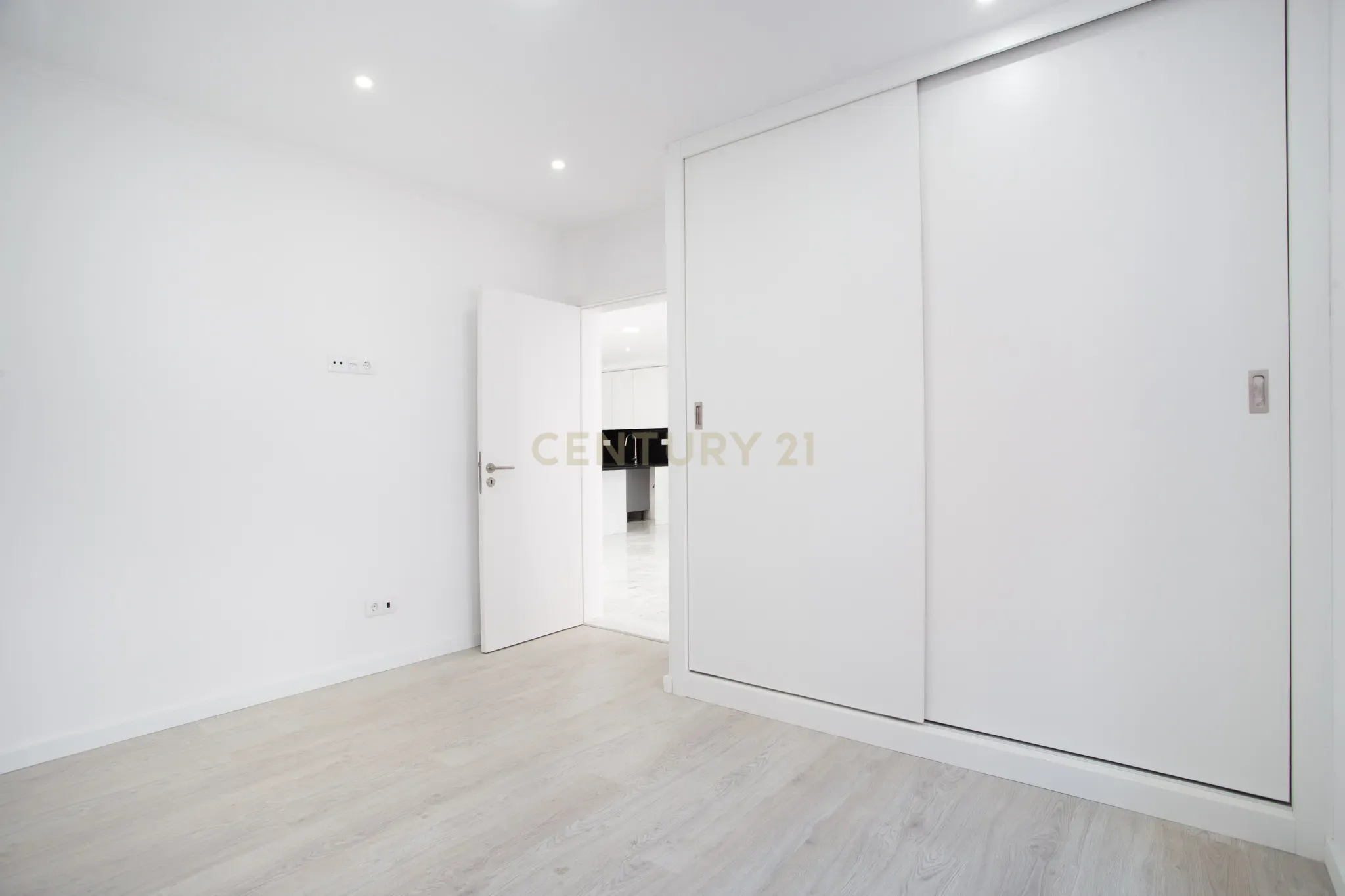Moradia Remodelada no Barreiro - Image 19