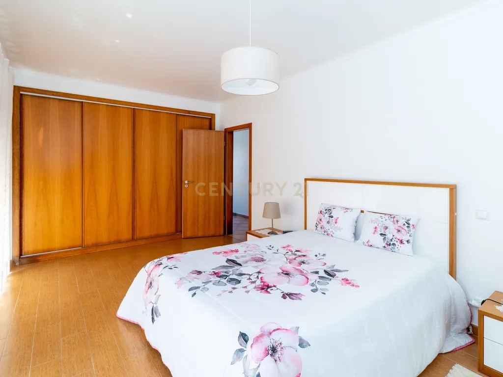 Moradia T4 na Marinha Grande - Image 17