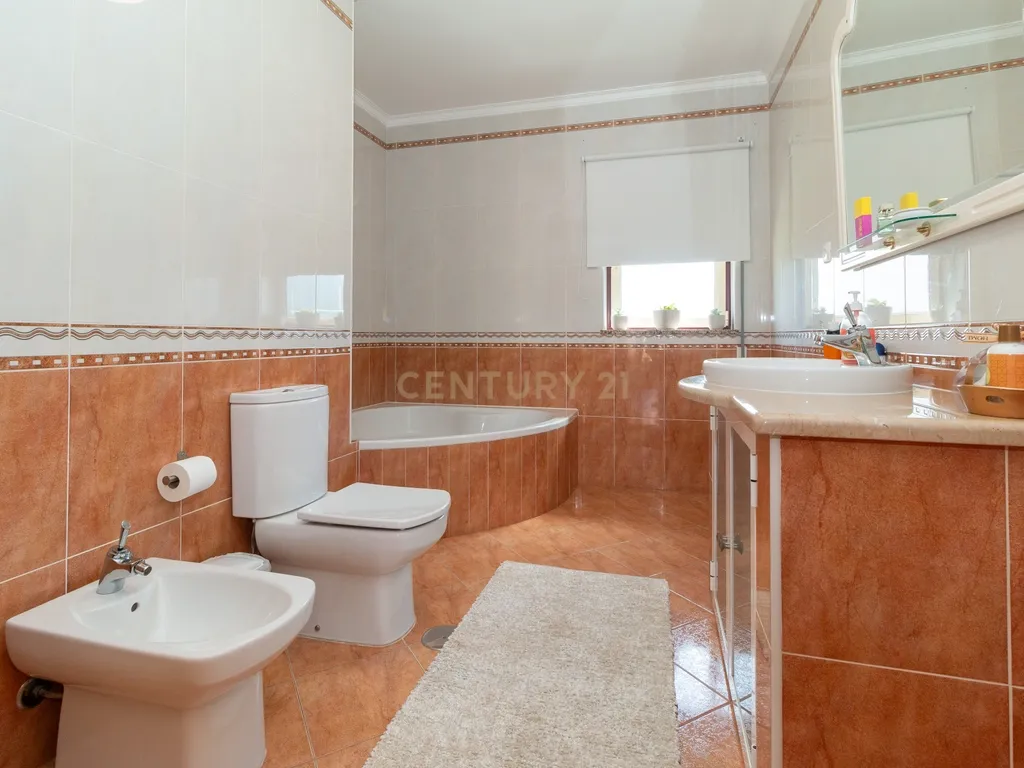Moradia T4 na Marinha Grande - Image 23