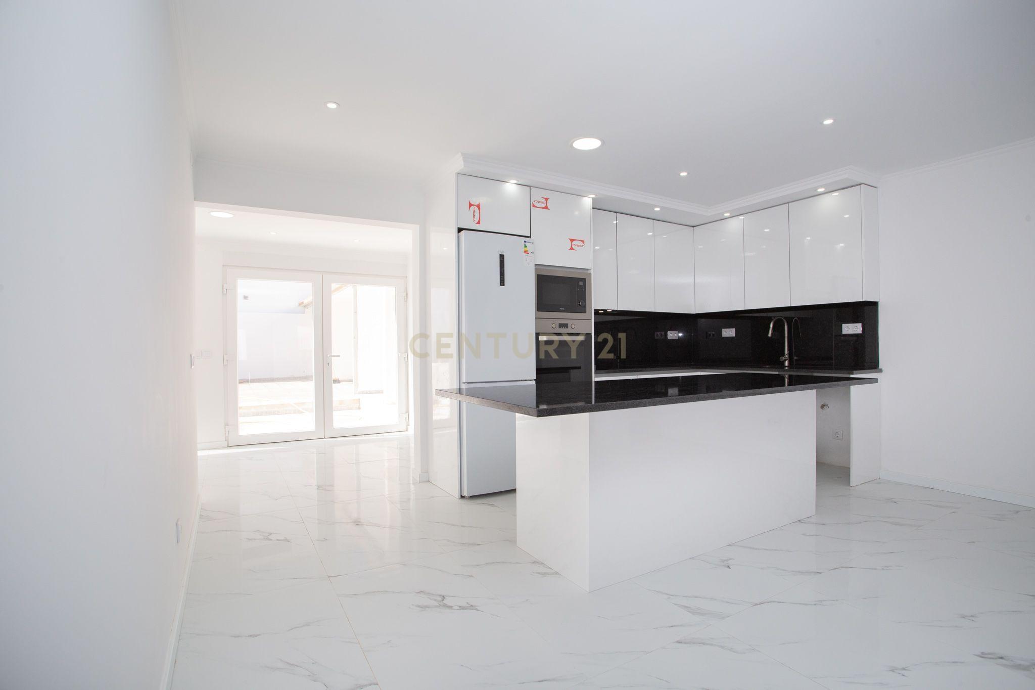 Moradia Remodelada no Barreiro - Image 9