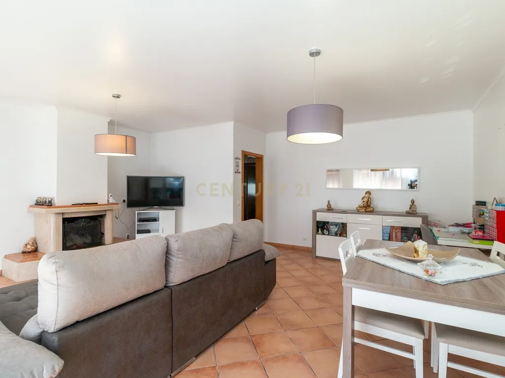 Moradia T4 na Marinha Grande - Image 5
