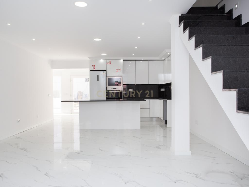 Moradia Remodelada no Barreiro - Image 7