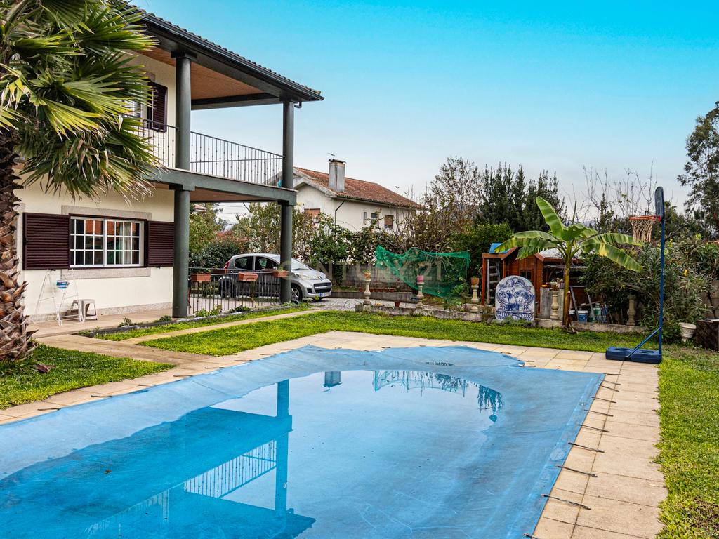 Casa Isolada Renovada em Braga com Acessibilidade e Conforto - Image 10