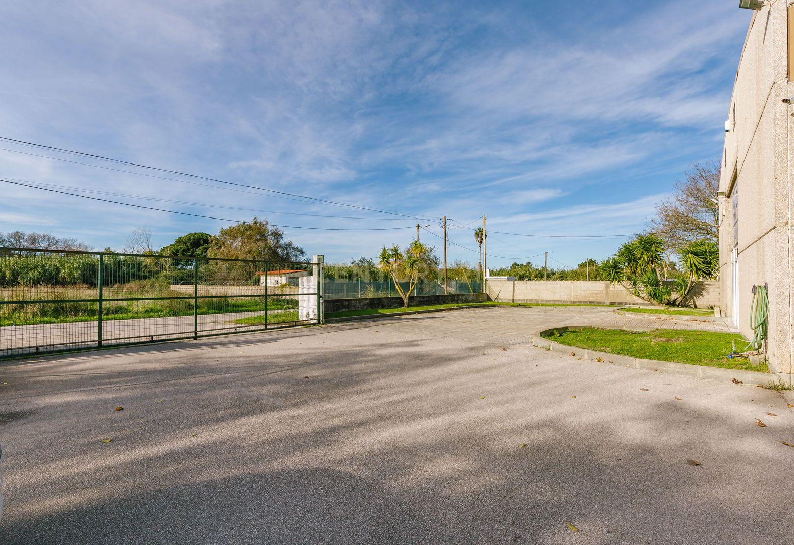 Armazém Industrial com Escritórios para Venda em Pinhal Novo - Image 39