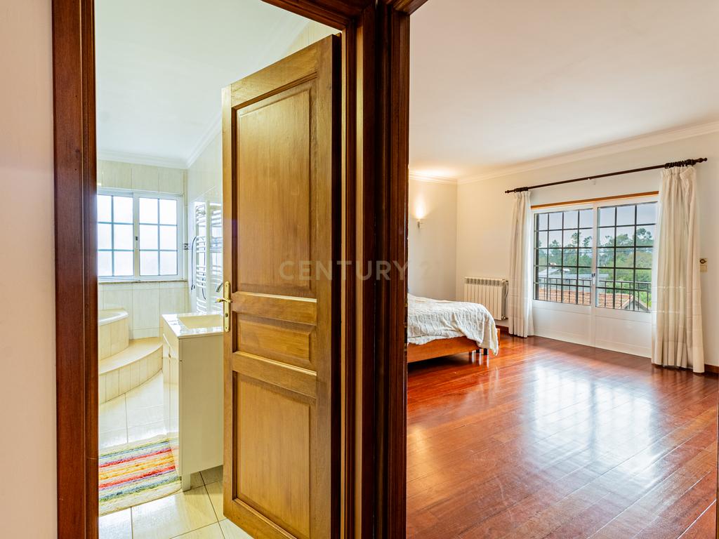 Casa Isolada Renovada em Braga com Acessibilidade e Conforto - Image 22