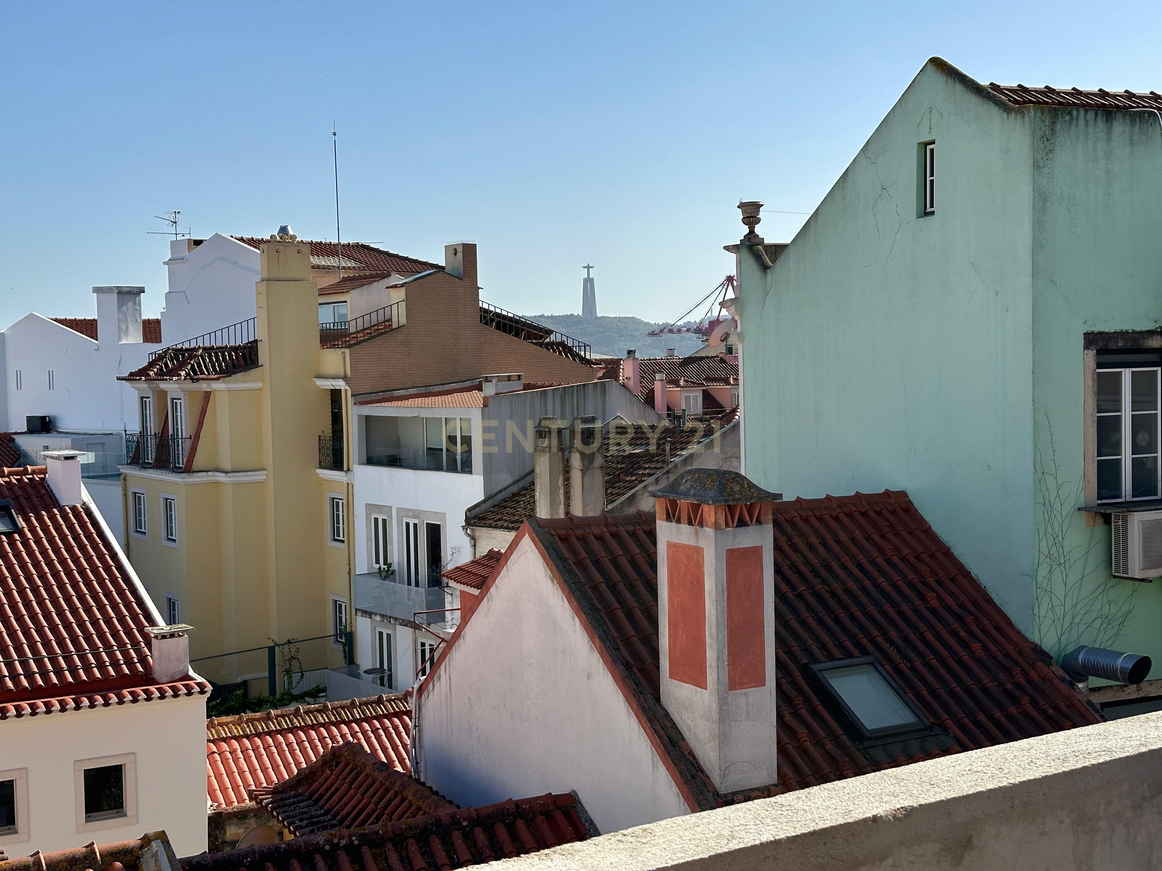 Apartamento T3 Duplex de luxo na Estrela, Lapa em Lisboa - Image 2