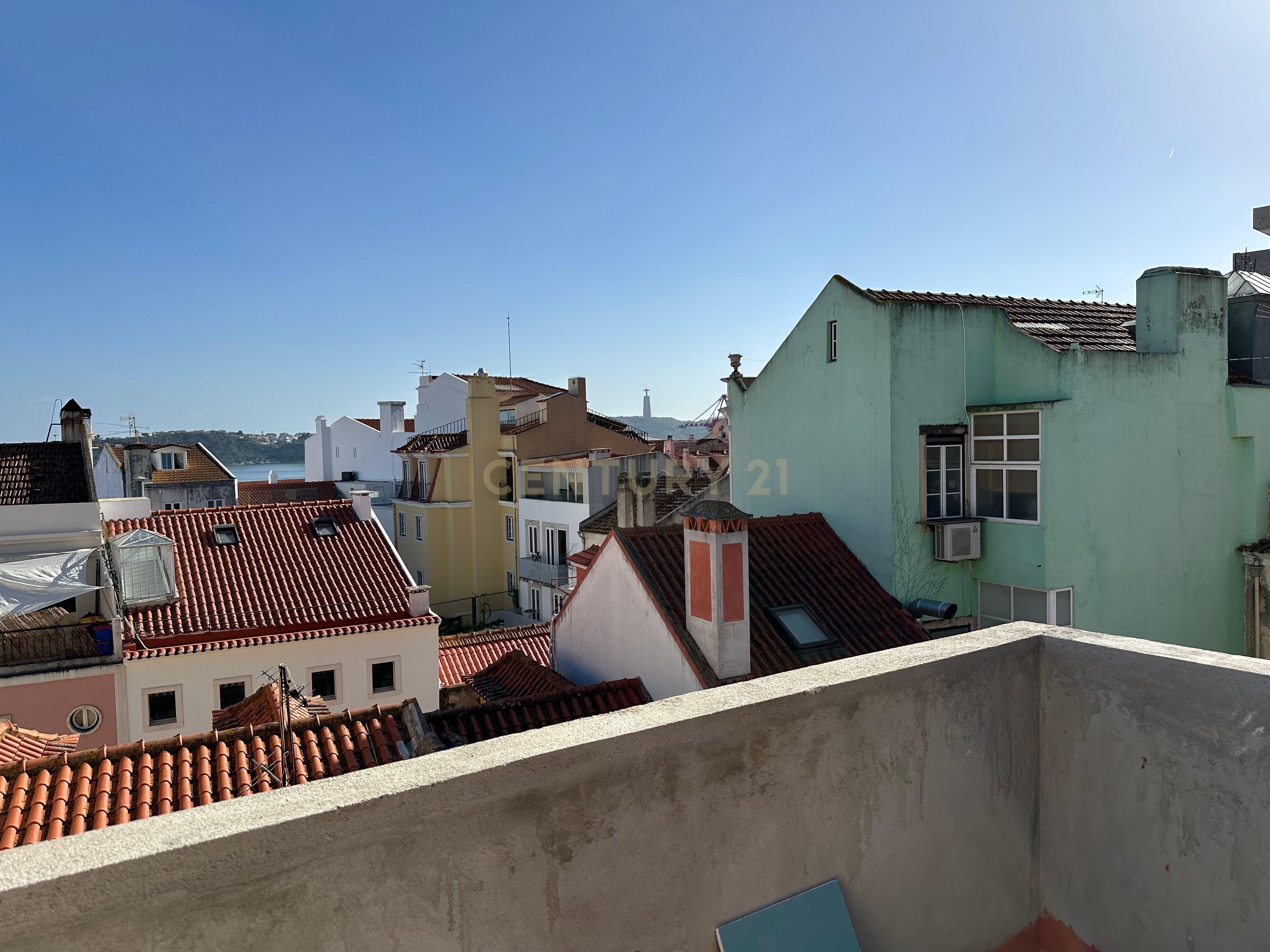 Apartamento T3 Duplex de luxo na Estrela, Lapa em Lisboa - Image 18