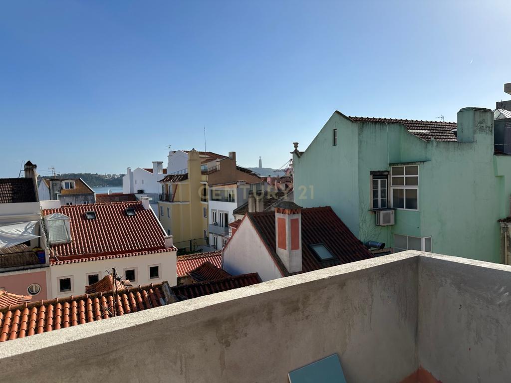 Apartamento T3 Duplex de luxo na Estrela, Lapa em Lisboa - Image 18