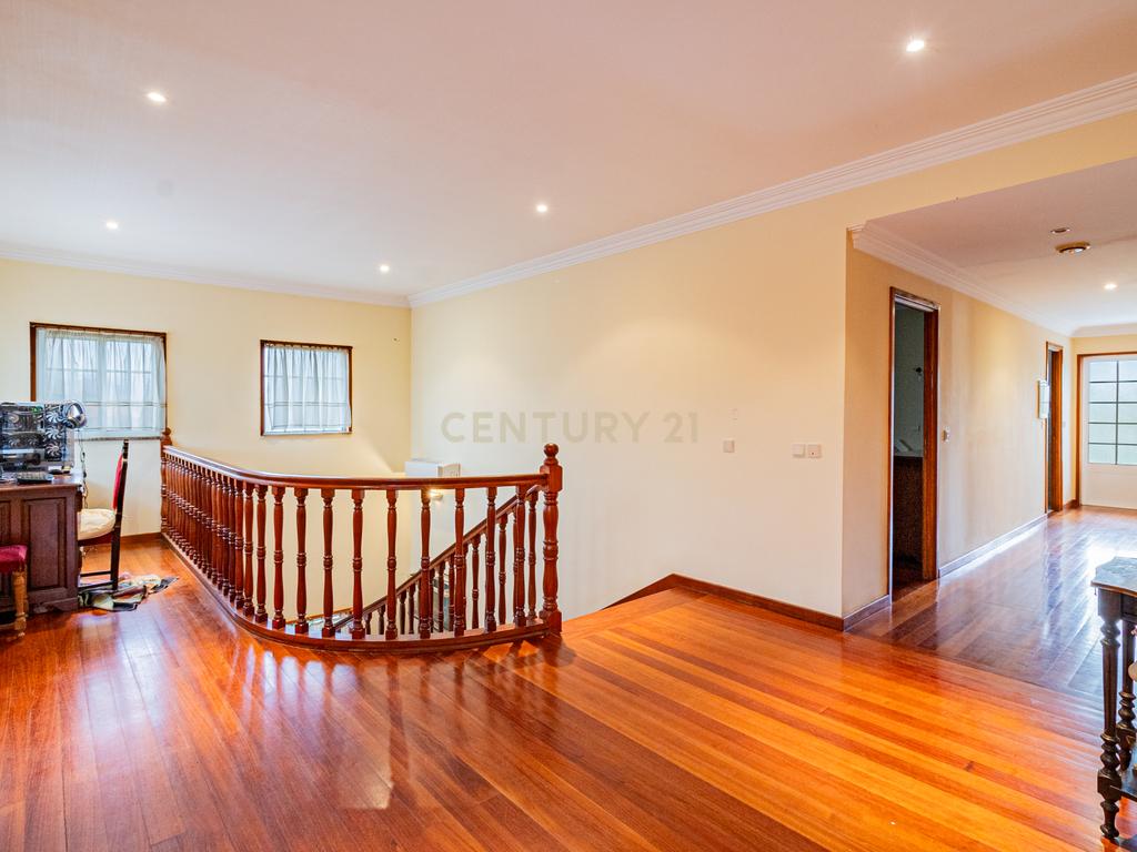 Casa Isolada Renovada em Braga com Acessibilidade e Conforto - Image 16