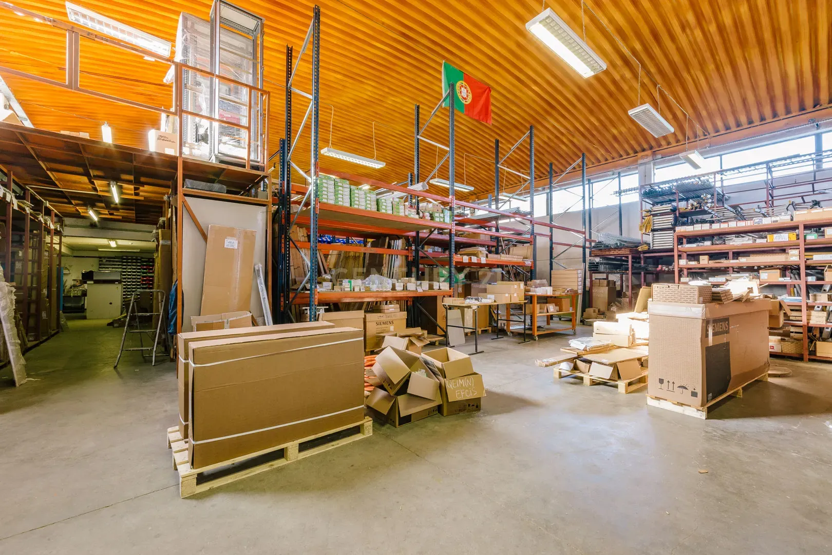 Armazém Industrial com Escritórios para Venda em Pinhal Novo - Image 32