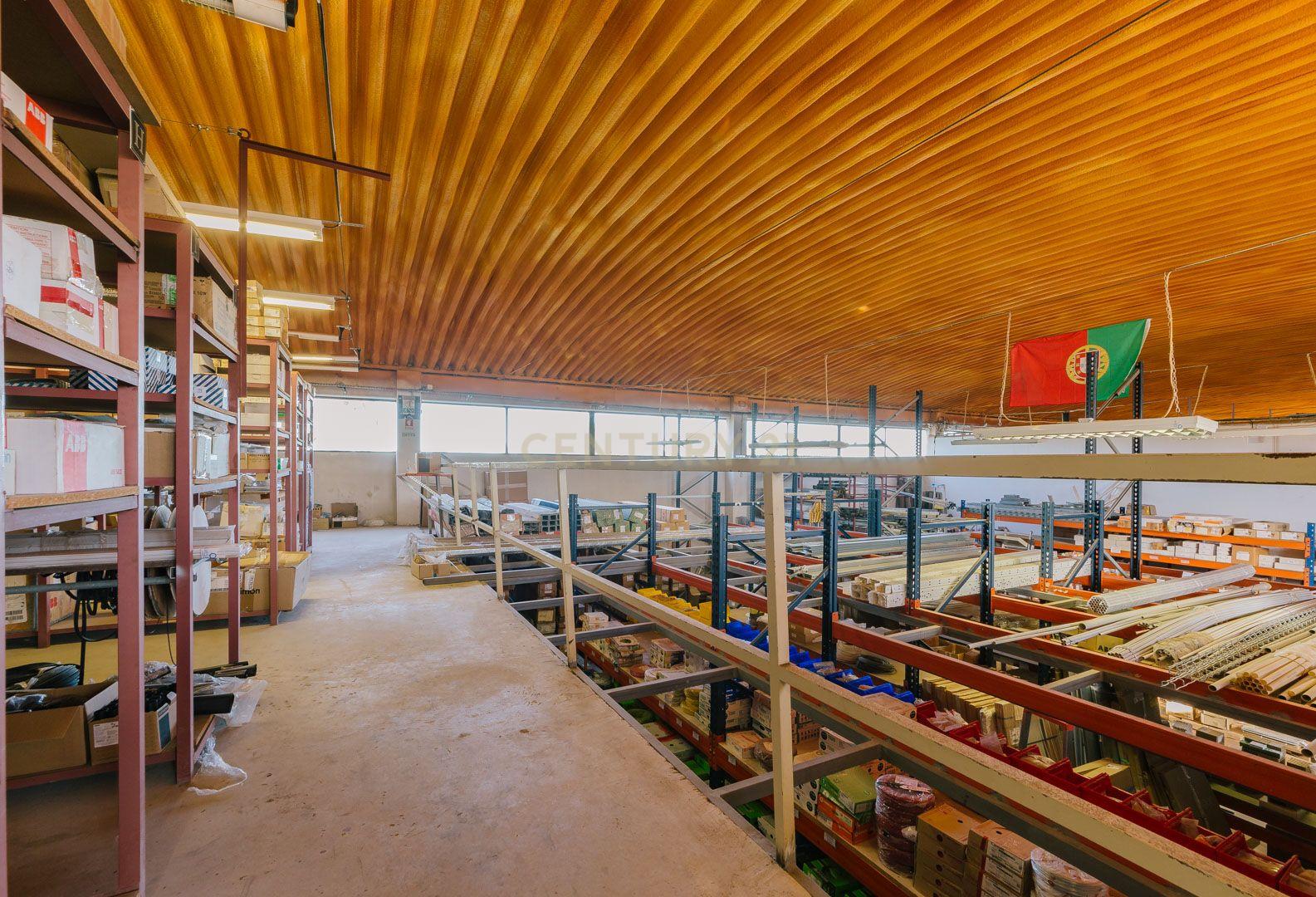 Armazém Industrial com Escritórios para Venda em Pinhal Novo - Image 37