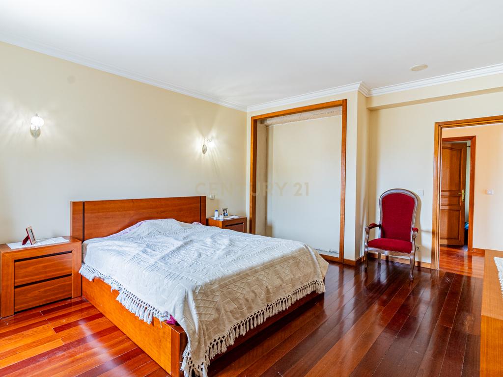 Casa Isolada Renovada em Braga com Acessibilidade e Conforto - Image 24