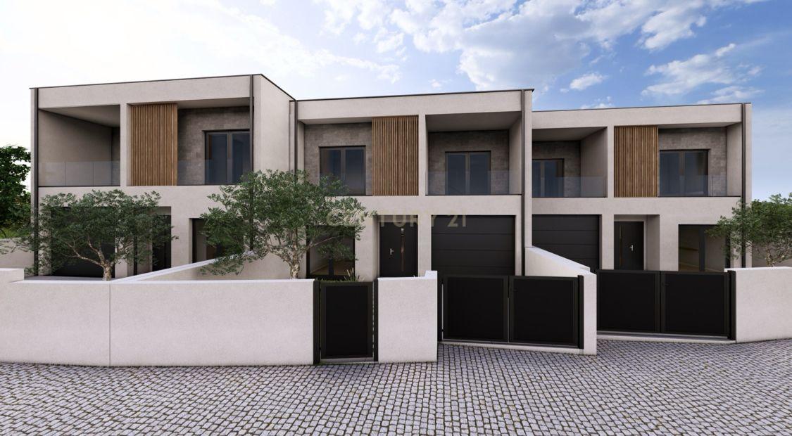 Land for sale in Rio Maior, Portugal — €69,000