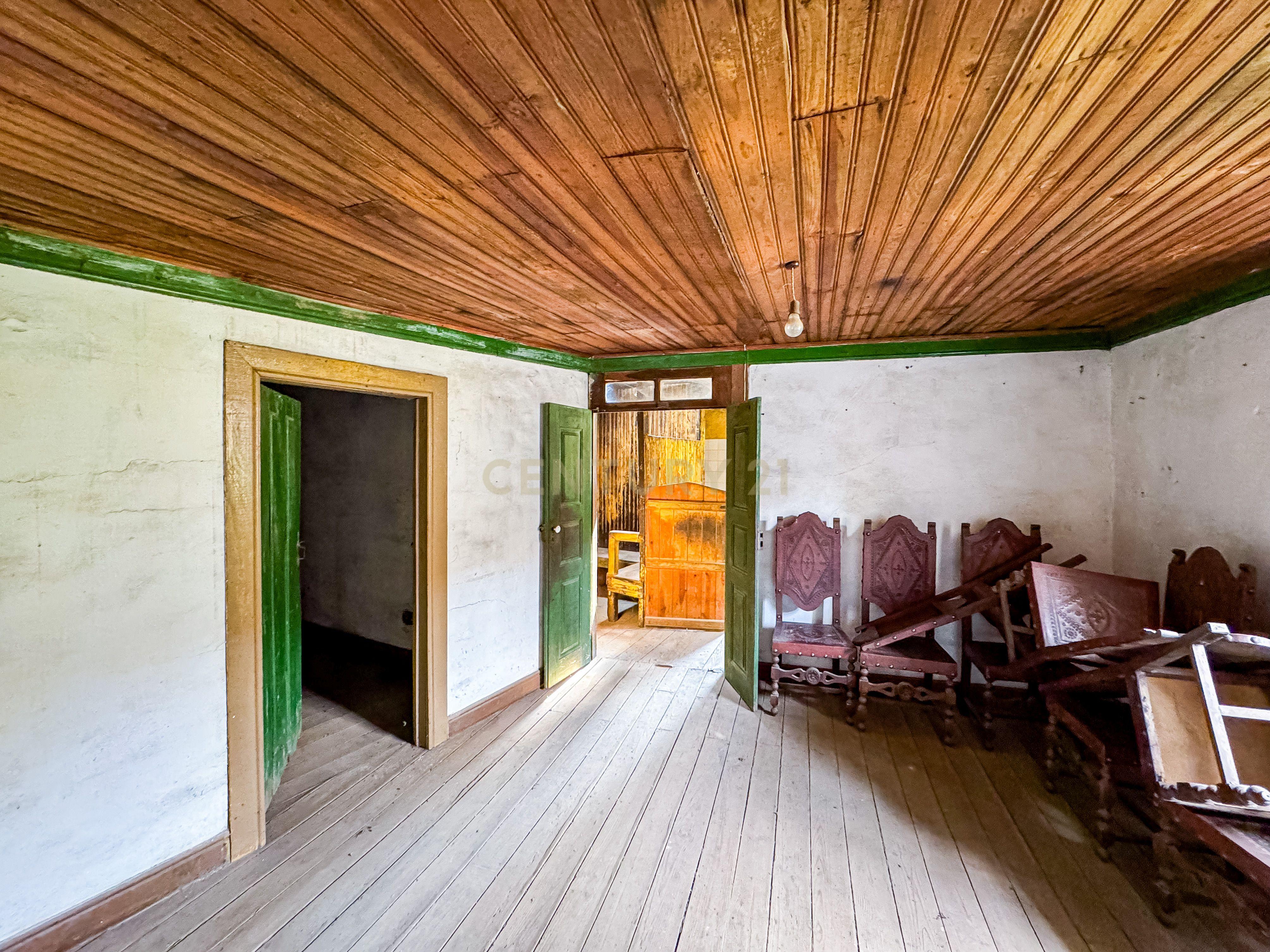 Moradia para reconstruir na aldeia de Mós, Bragança - Image 6