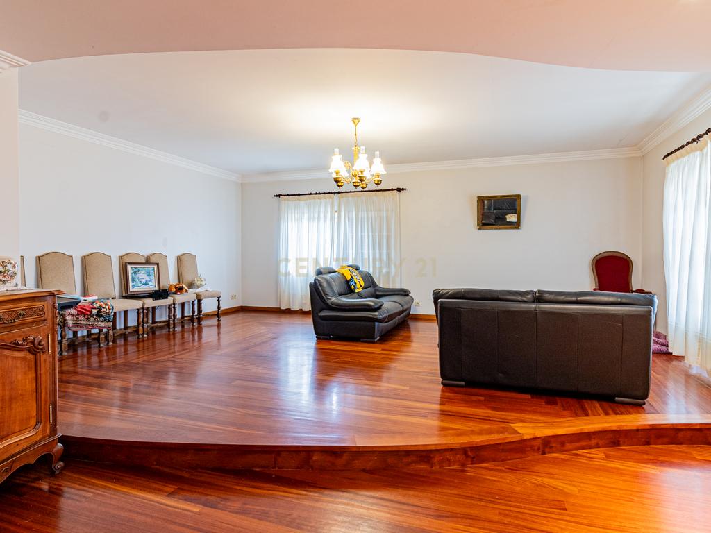 Casa Isolada Renovada em Braga com Acessibilidade e Conforto - Image 34