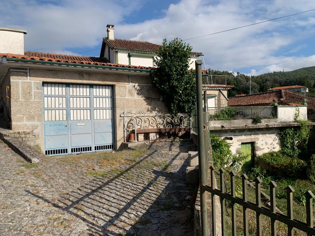 Casa para Restauro em São João de Rei, Povoa de Lanhoso - Image 21